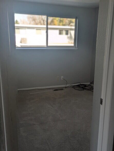 Building Photo - 1530 Chester Sq