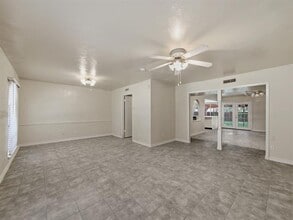 Building Photo - 1000 Windy Meadow Dr