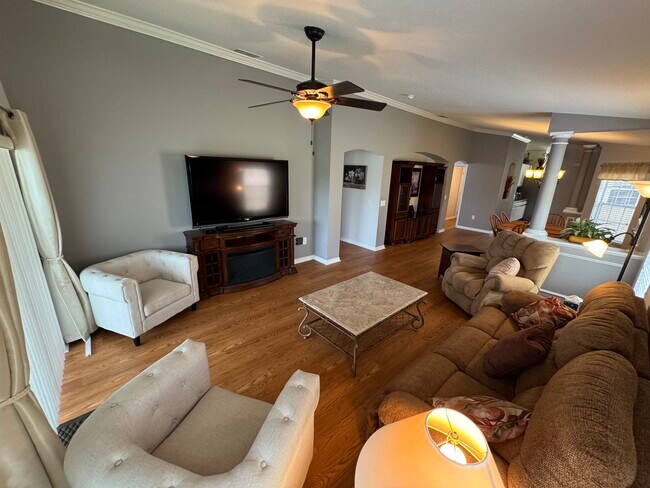 Building Photo - 353 Acadia Dr