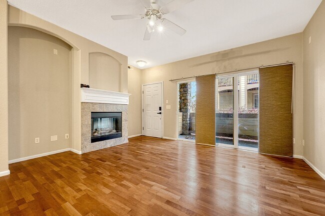 Building Photo - $1,940.95, 2 bed, 2 bath Condo located in Aurora with Central AC and In Unit Laundry