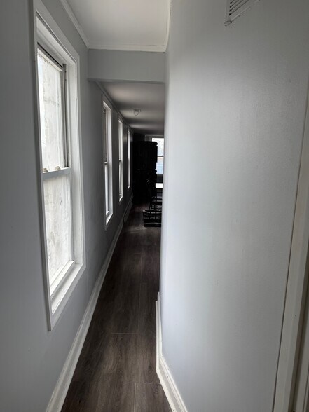 Building Photo - 2800 Huntingdon Ave