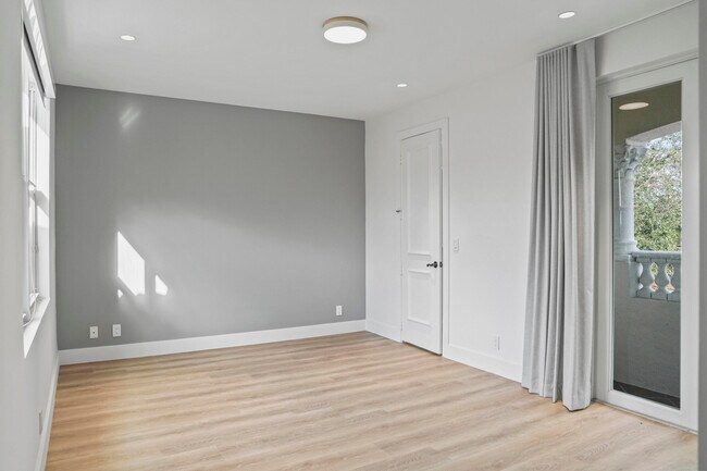Building Photo - 3201 E Stonebrook Cir