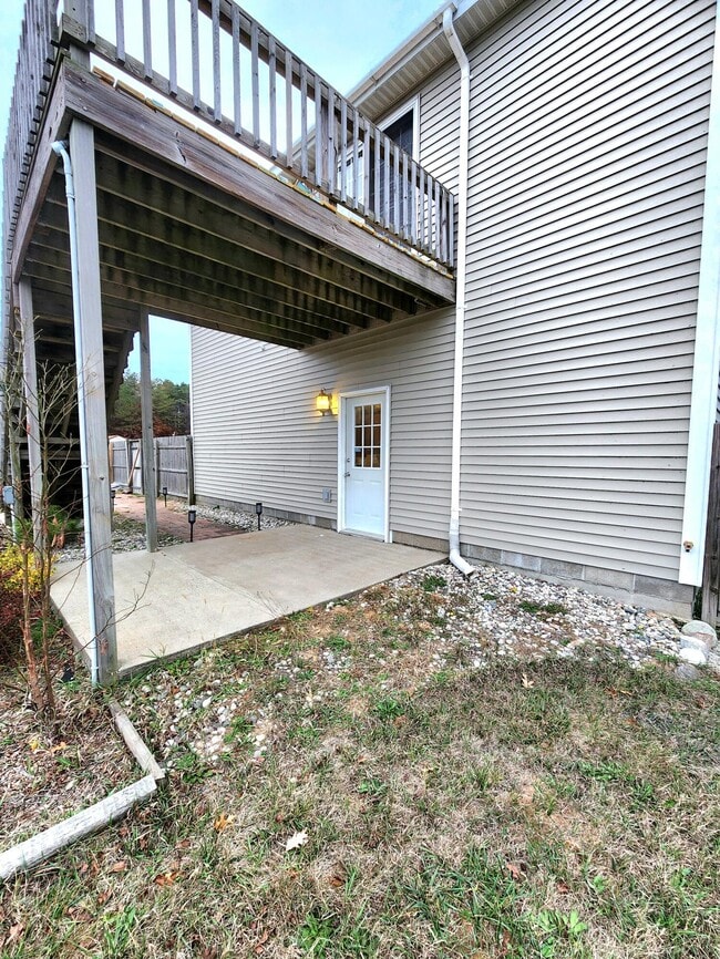 Building Photo - 6039 Morris Lake Rd
