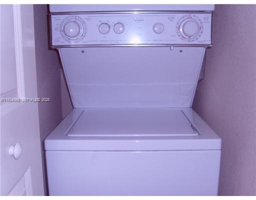 Building Photo - 9725 Bay Harbor Terrace