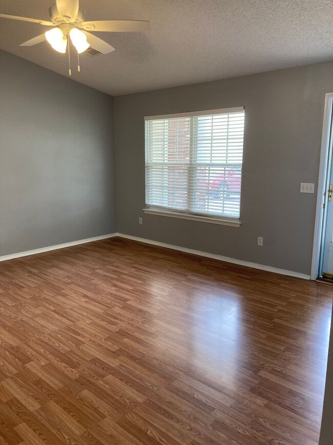 Building Photo - Nice Claremore 3/2/2 Home in Greenbrier Ad...