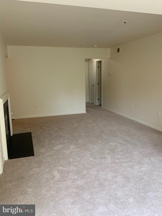 Building Photo - 14905 Cleese Ct