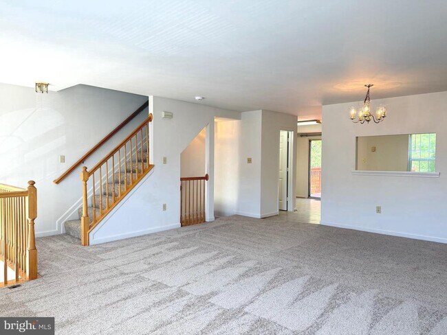 Building Photo - 188 Pinecove Ave