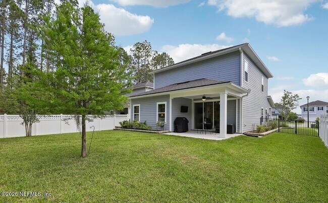 Building Photo - 323 Holly Forest Dr