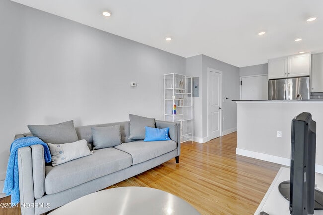 Building Photo - 1706 Park Ave