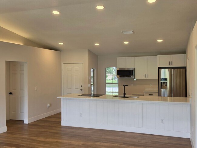 Building Photo - FOR RENT!!! SIMPLY STUNNING (REMODELED) 3 BEDROOM 2 BATH SINGLE FAMILY HOME...