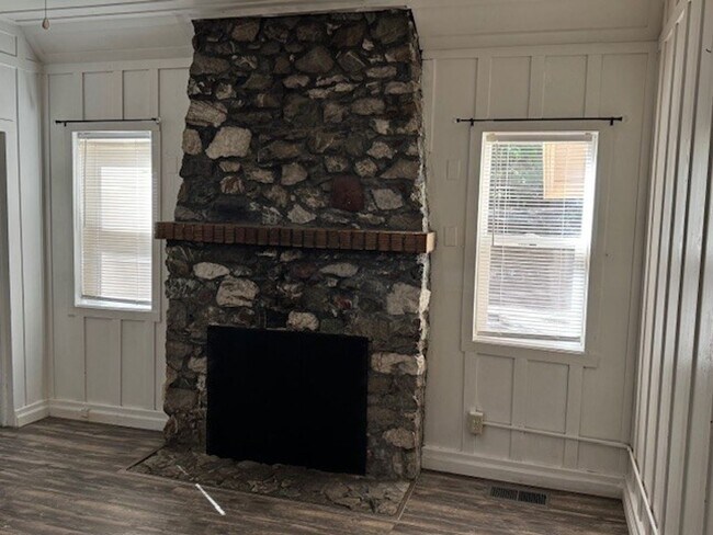 Building Photo - Mountain Cabin in Twain Harte