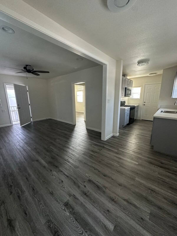 Building Photo - 241 1/2 W 89th St