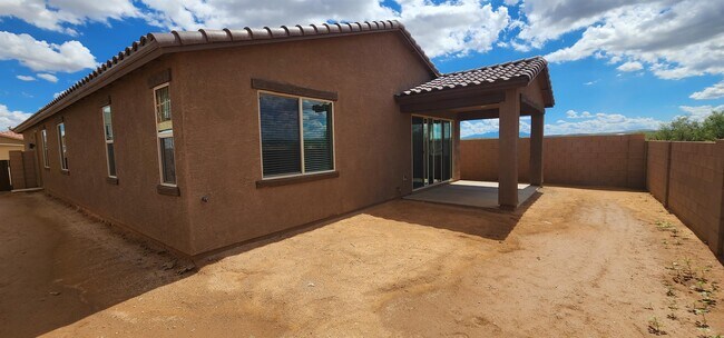 Building Photo - 7822 S Wolf Creek Dr