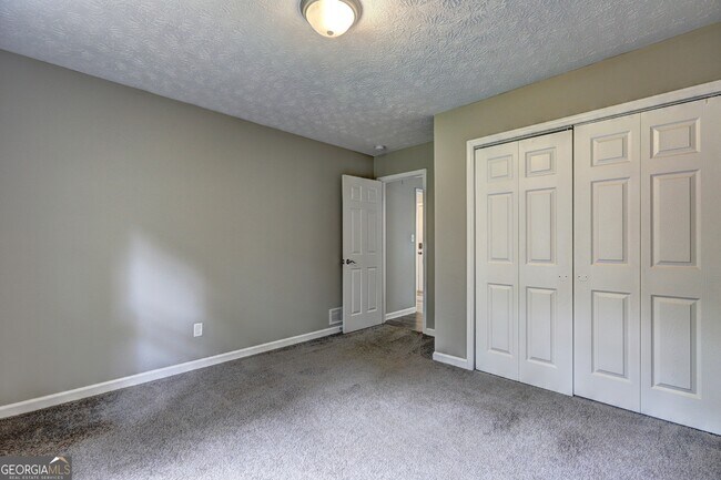 Building Photo - 604 Cloudland Dr