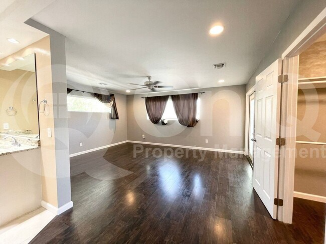 Building Photo - 4851 E Paseo del Bac