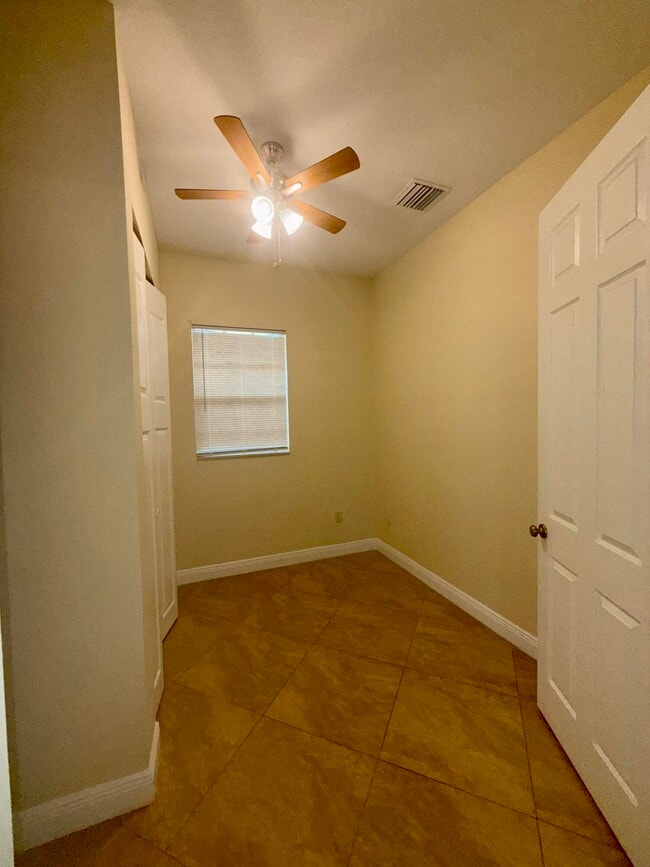 Building Photo - 12094 Citrus Grove Blvd