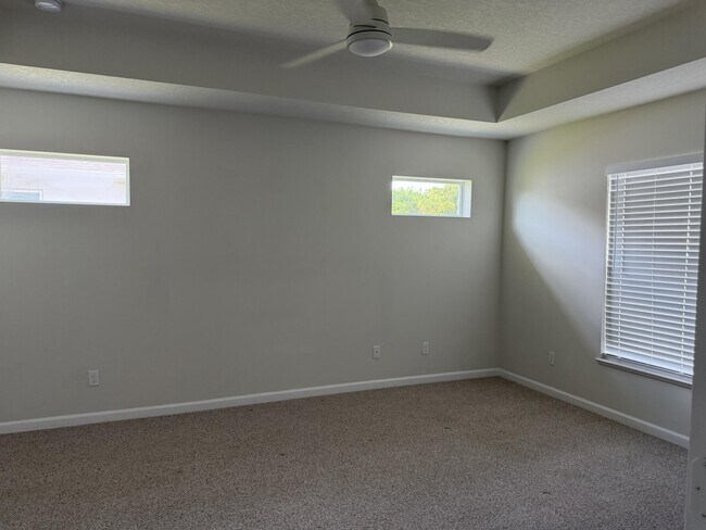 Building Photo - 4634 SW Athena Dr