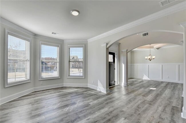 Building Photo - 1661 Silver Crst Wy