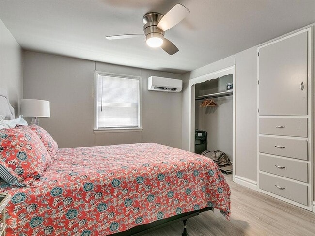 Building Photo - 1223 Monnett Ave