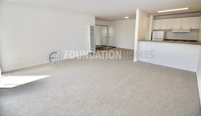 Building Photo - Sausalito Condo with Scenic Views!  Covered Parking!  Pool!  FOUNDATION