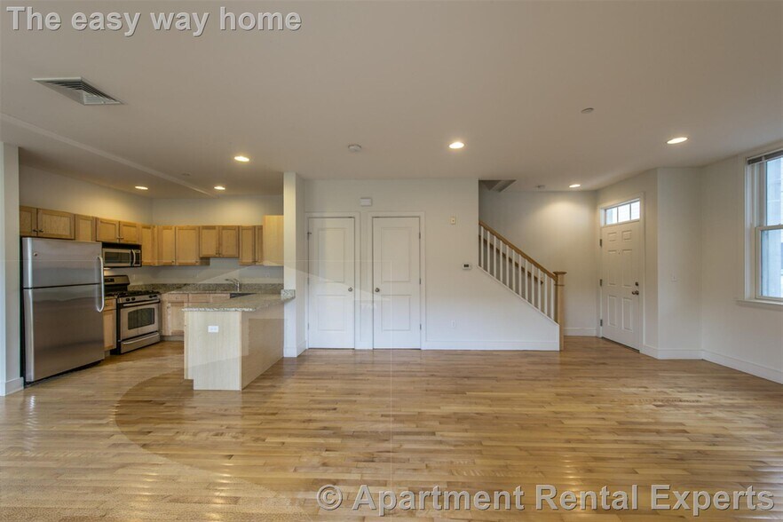 Building Photo - 110 Second St Unit #101