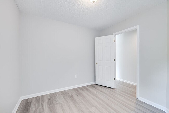 Building Photo - Spacious 3 Bedroom Home with Garage & Large Fenced Yard in Rincon