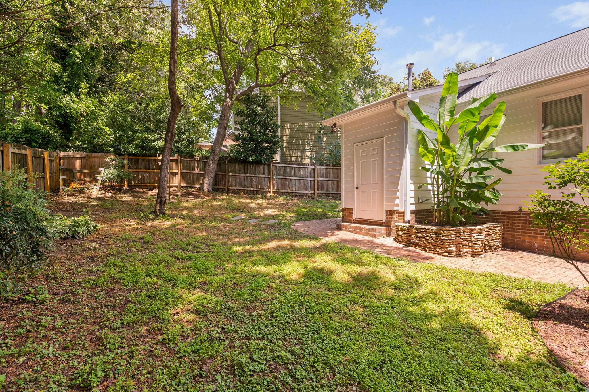 Building Photo - 2912 Enson Pl