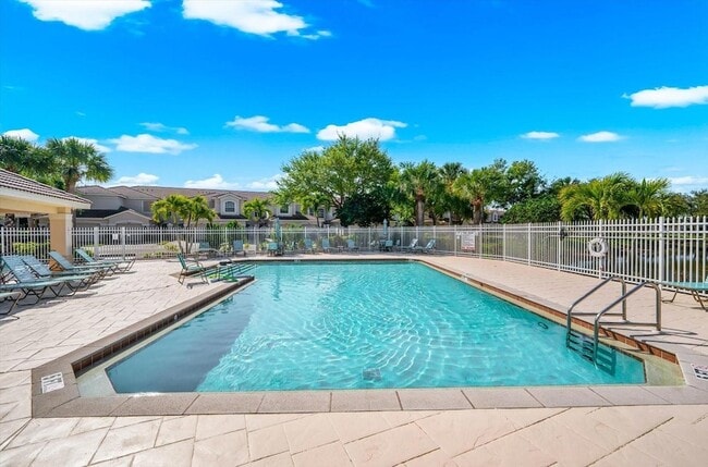 Building Photo - 4500 Streamside Ct