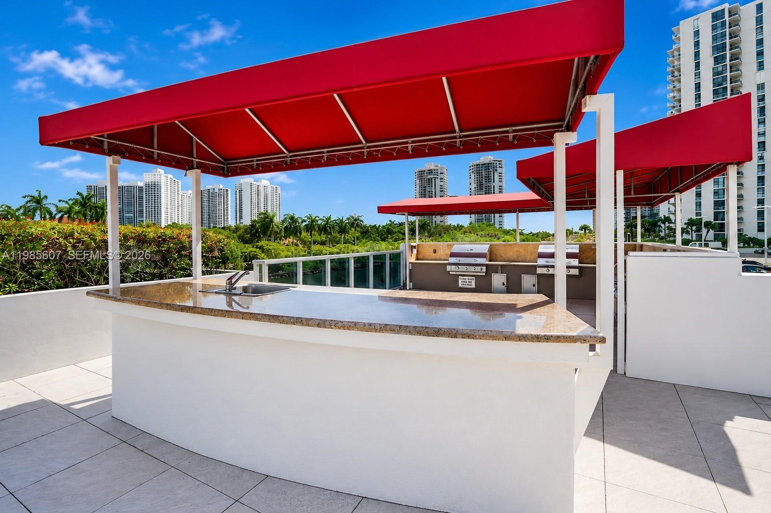Building Photo - 3675 N Country Club Dr