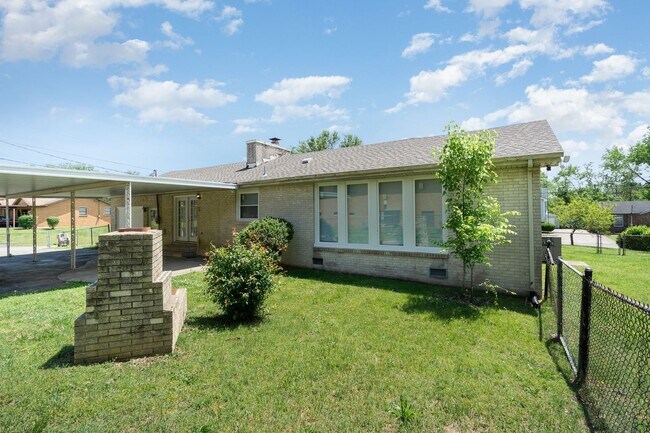 Building Photo - Updated Nashville Ranch for Rent!