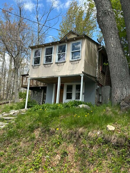 Front of the house - 36 Maple Trl
