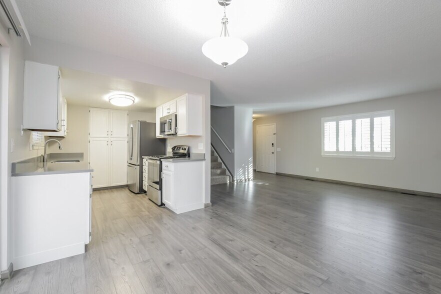 Building Photo - 8887 W 86th Ave