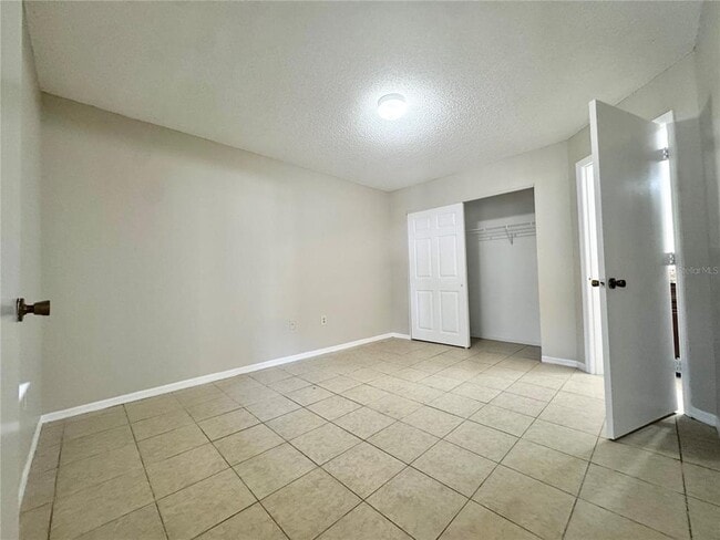 Building Photo - 401 Fountainhead Cir