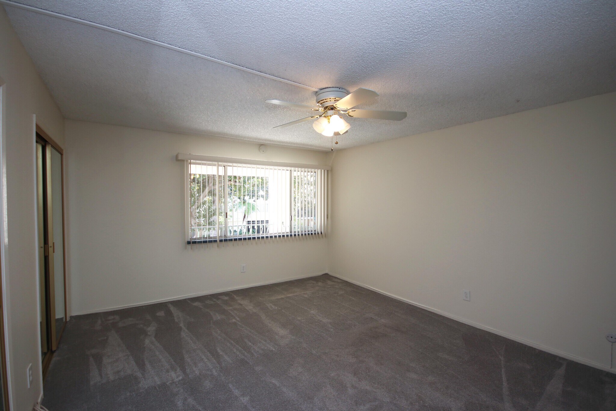 Building Photo - 420 S Madison Ave