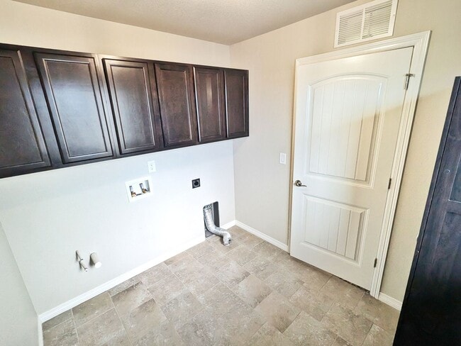 Building Photo - Stunning Modern Home with SHORT TERM LEASE and Breathtaking Mountain Views