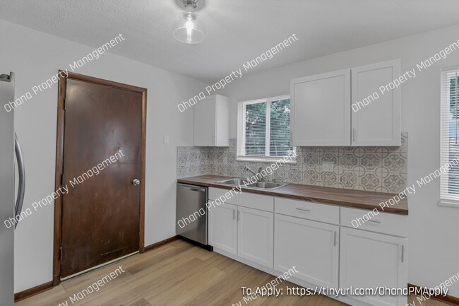 Building Photo - 2126 Sari Lynn Ct