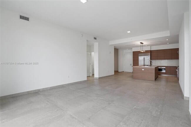 Building Photo - 3581 E Glencoe St
