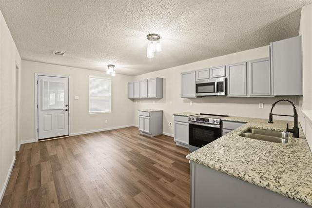 Building Photo - 2621 S Wavecrest Ct