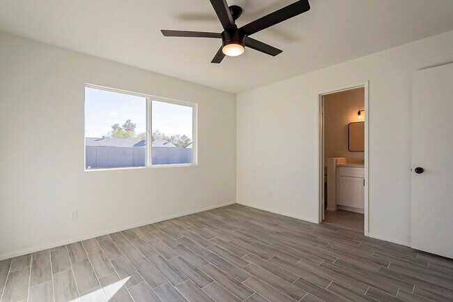 Building Photo - Lovely Chandler Home near everything!