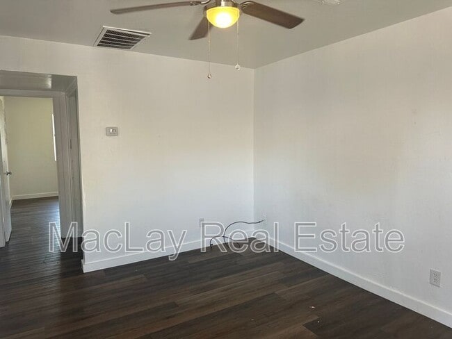 Building Photo - 2918 E Roeser Rd