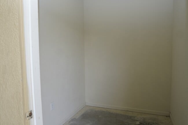 Building Photo - 3007 Langdon Ln N