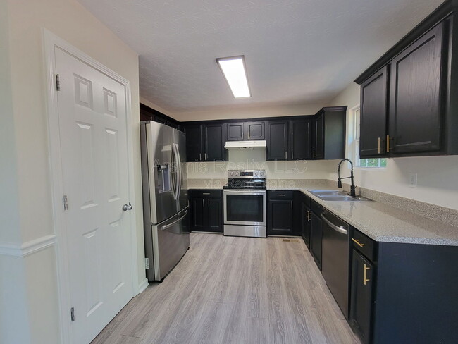 Building Photo - 120 Buddy Blvd