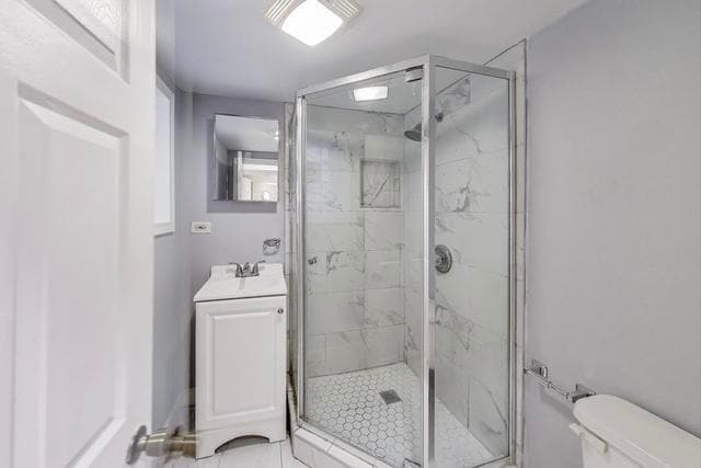 Building Photo - 5440 N Ashland Ave