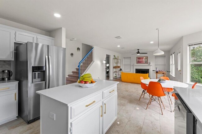 Building Photo - 3300 Sauls Dr