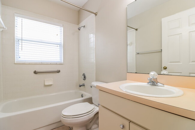 Building Photo - 2113 Cattleman Dr