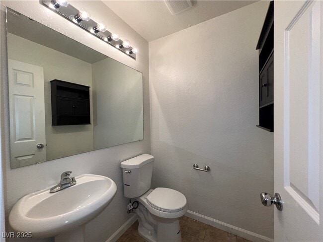 Building Photo - 523 Primrose Hill Ave