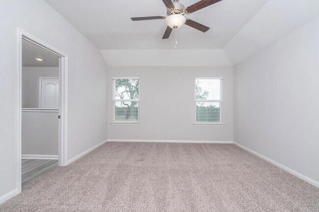 Building Photo - 225 Star Spangled Dr