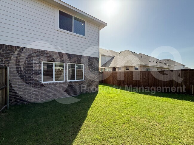 Building Photo - 3002 Trina St