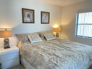 Building Photo - 202 Woodlake Wynde