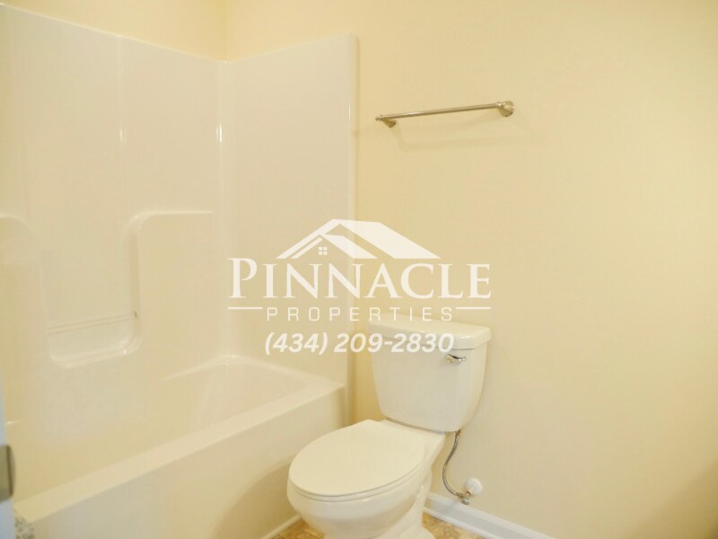 Building Photo - 747 Old Graves Mill Rd